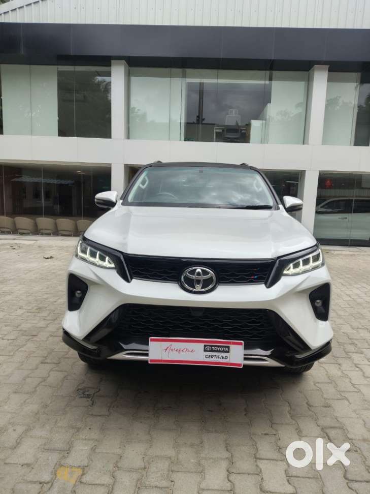 2025 4X4 AT 2.8 Legender — ₹49.5L on OLX