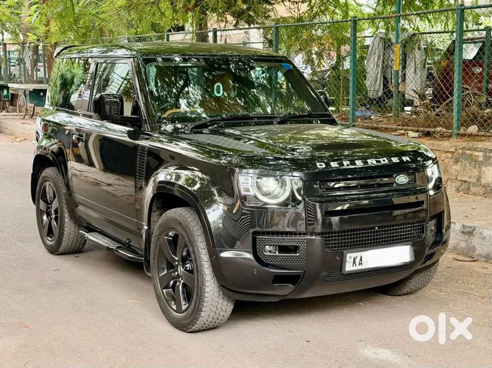 2023 Land Rover Defender, 2023, Petrol — ₹99.0L on OLX