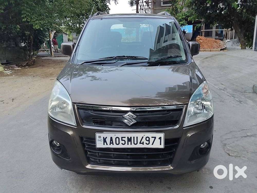 2016 2015-2019 1.0 VXI AMT — ₹3.65L on OLX