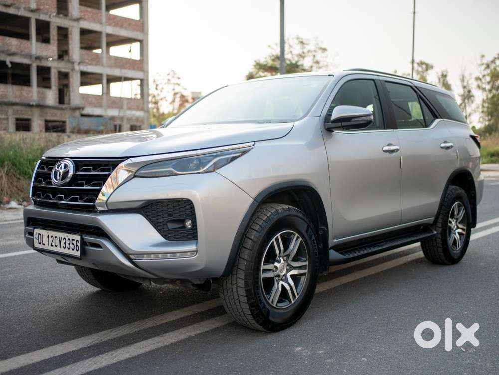 2022 4X2 AT 2.7 Petrol — ₹27.5L on OLX