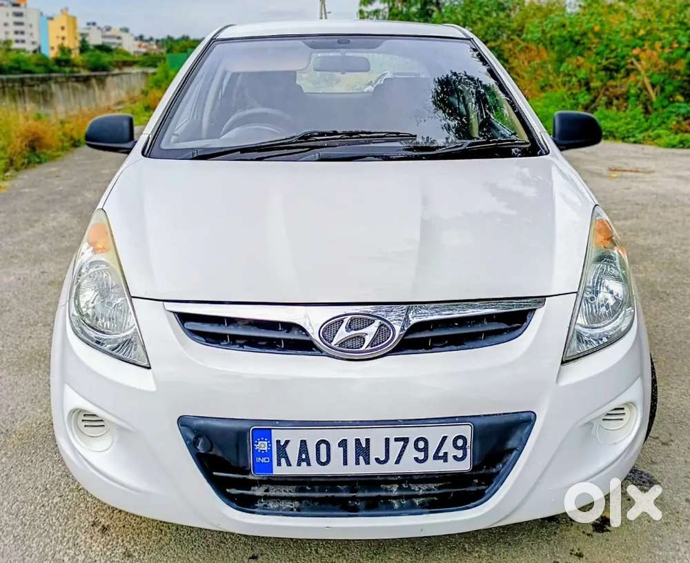 2011 [2008-2012] 1.2 Magna — ₹2.49L on OLX