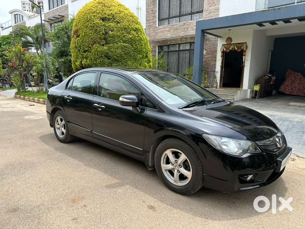 2011 1.8 V MT Sunroof — ₹5.49L on OLX