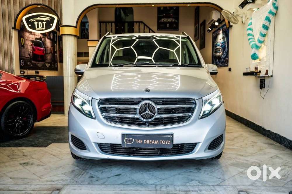2021 2.1 220 EXPRESSION Diesel AT — ₹54.5L on OLX