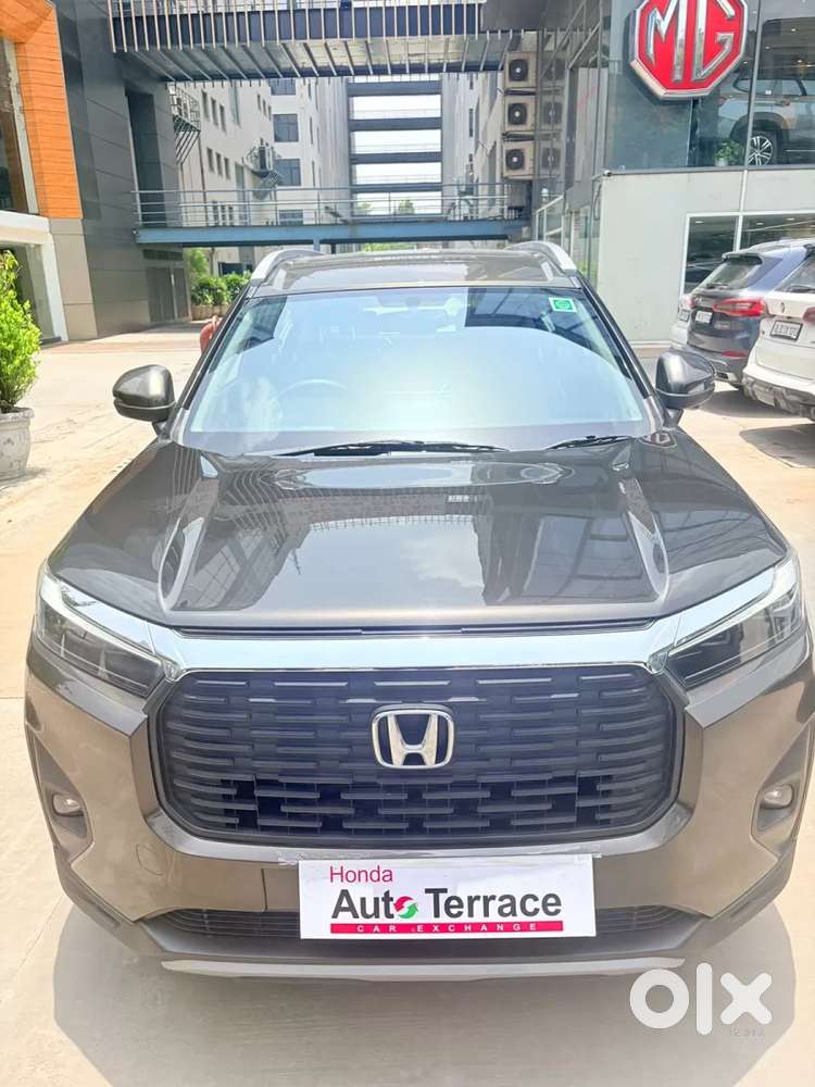 2025 VX CVT — ₹12.3L on OLX