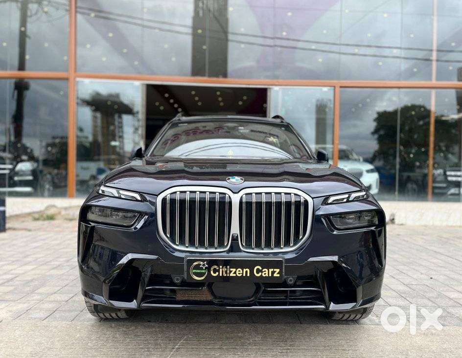 2023 3.0 xDrive 40D M Sport — ₹1.1 Cr on OLX