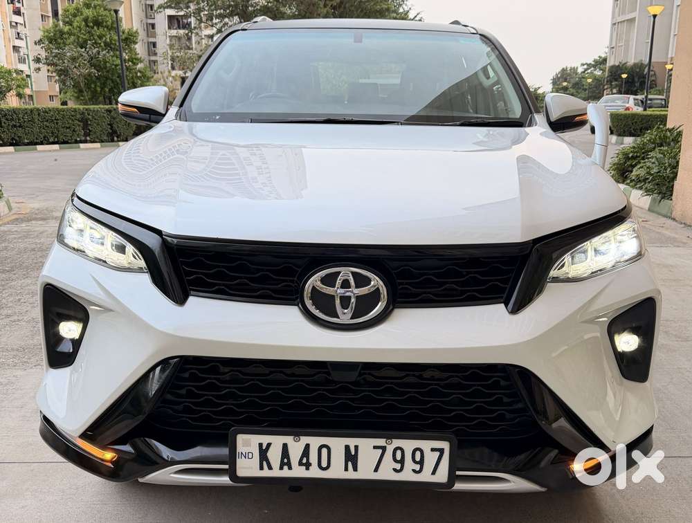 2023 4X2 AT 2.8 Legender — ₹48.0L on OLX