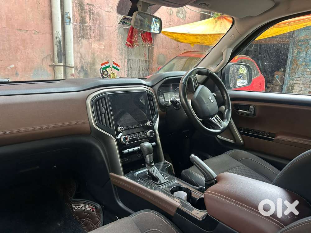 2024 Z4 Petrol AT 7 STR — ₹12.9L on OLX