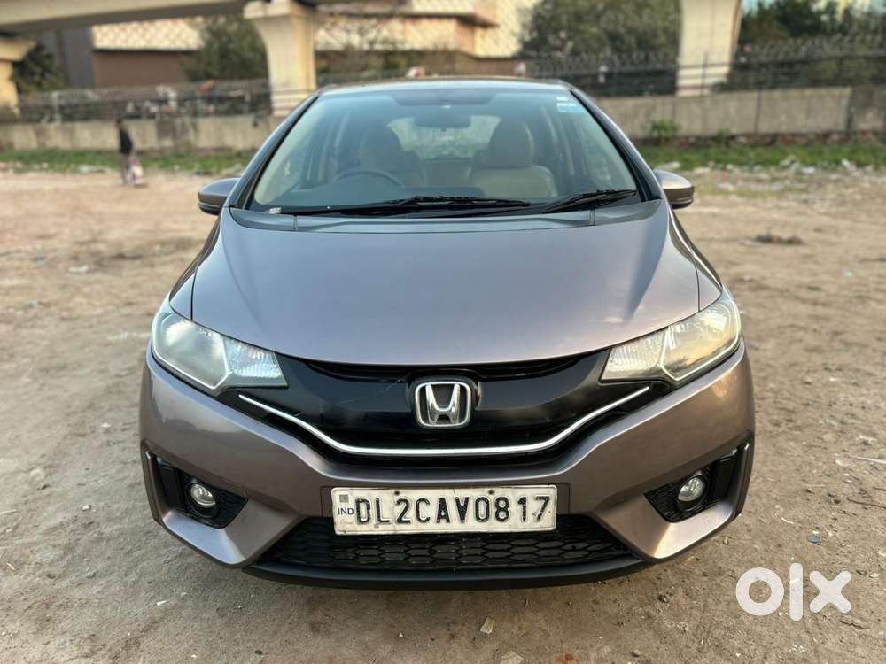 2016 V MT Privilege — ₹2.65L on OLX
