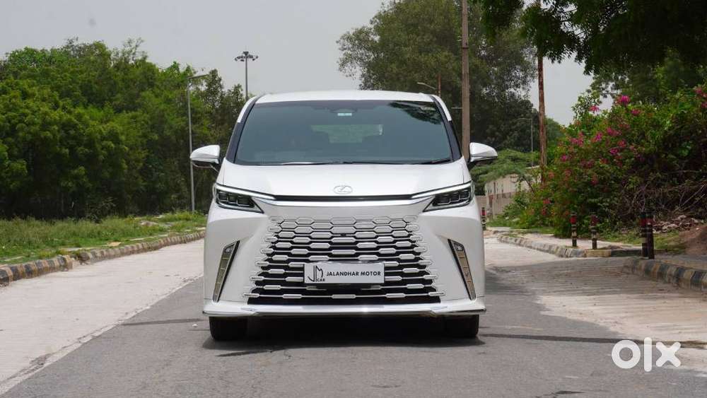 2024 350h 4 STR Ultra Luxury — ₹2.5 Cr on OLX