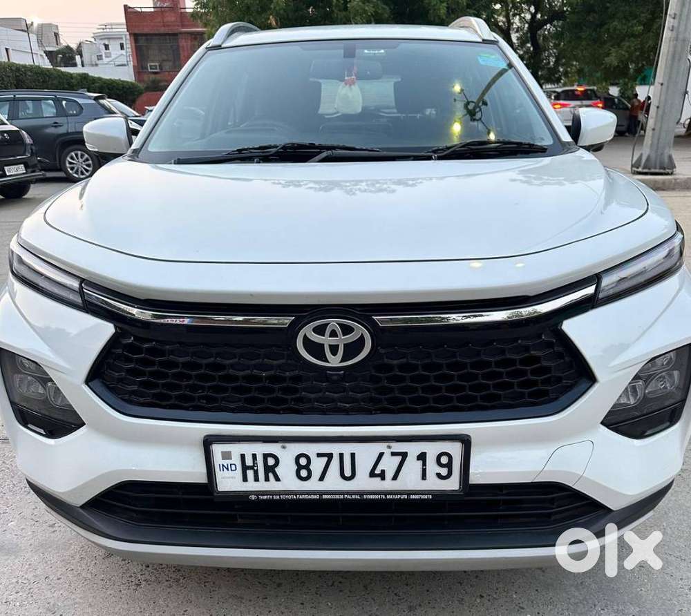 2025 V 1.0 Petrol MT — ₹8.99L on OLX
