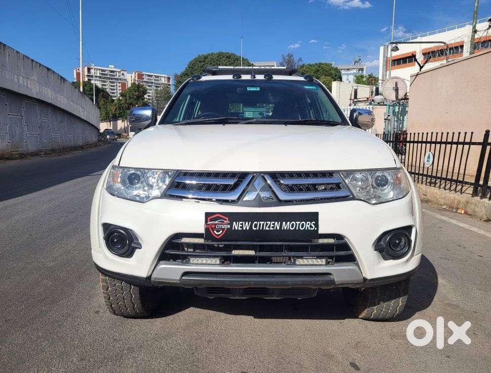 2015 Pajero Sport 4X2 Automatic — ₹10.8L on OLX