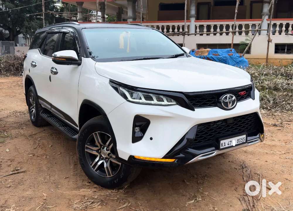 2021 [2016-2021] 2.8 2WD Diesel AT — ₹33.5L on OLX