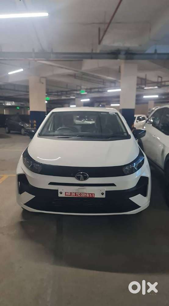 2026 Tata Altroz, 2026, Petrol — ₹7.15L on OLX