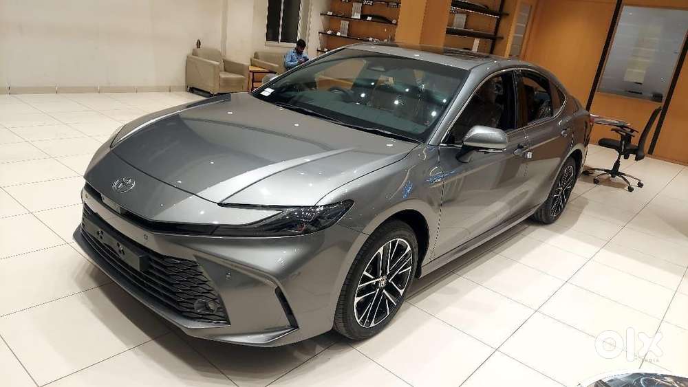 2026 2.5L Automatic — ₹42.5L on OLX