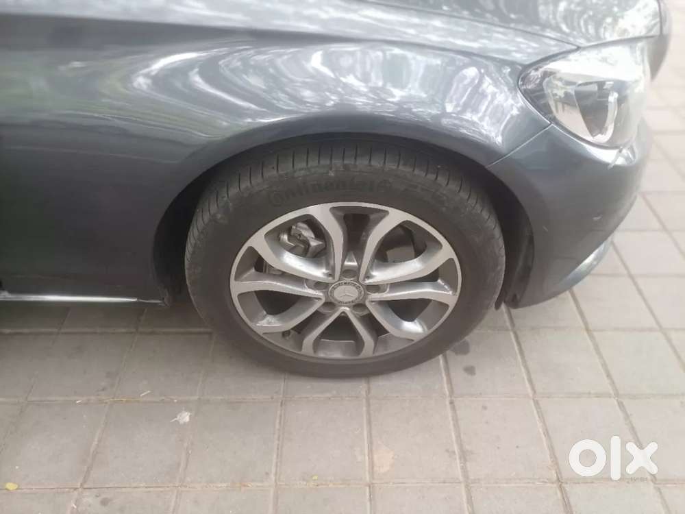 2017 C 220d — ₹20.5L on OLX