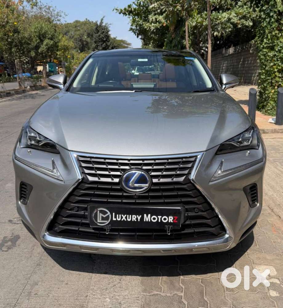 2019 300h Luxury — ₹32.9L on OLX