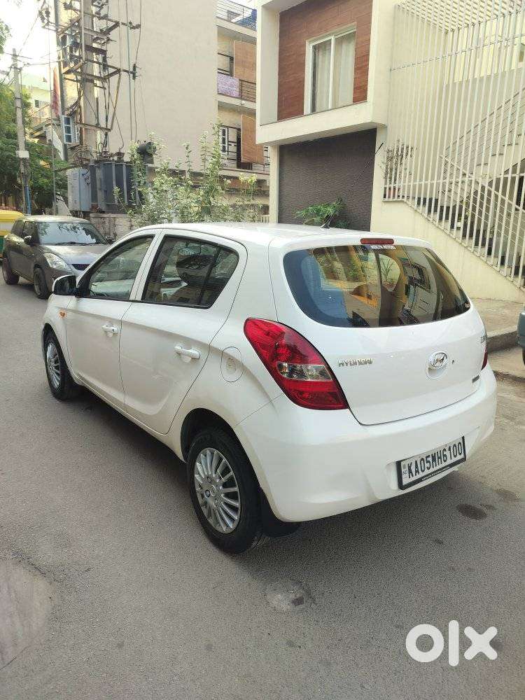 2010 2010-2012 1.2 Magna — ₹2.29L on OLX