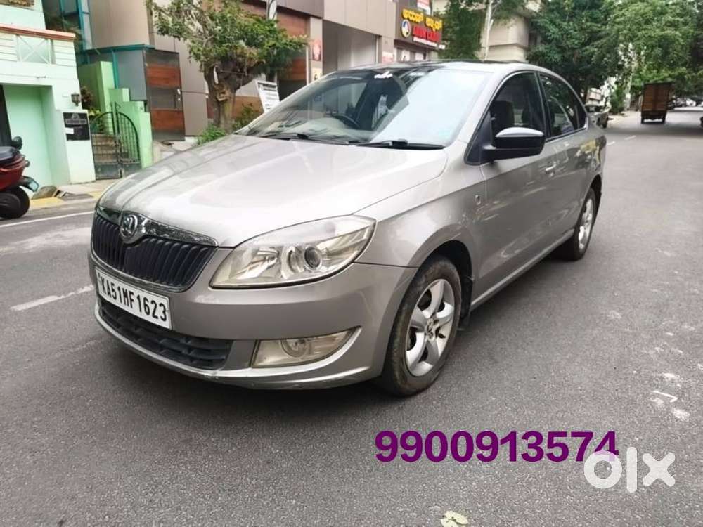 2014 Superb iV (PHEV) — ₹3.99L on OLX
