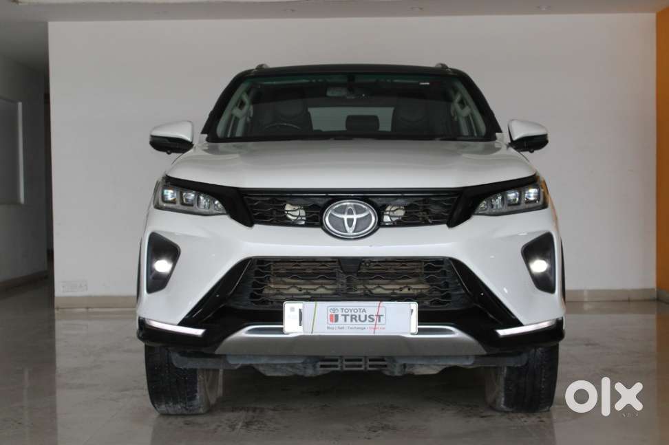2024 4X2 AT 2.8 Legender — ₹49.0L on OLX