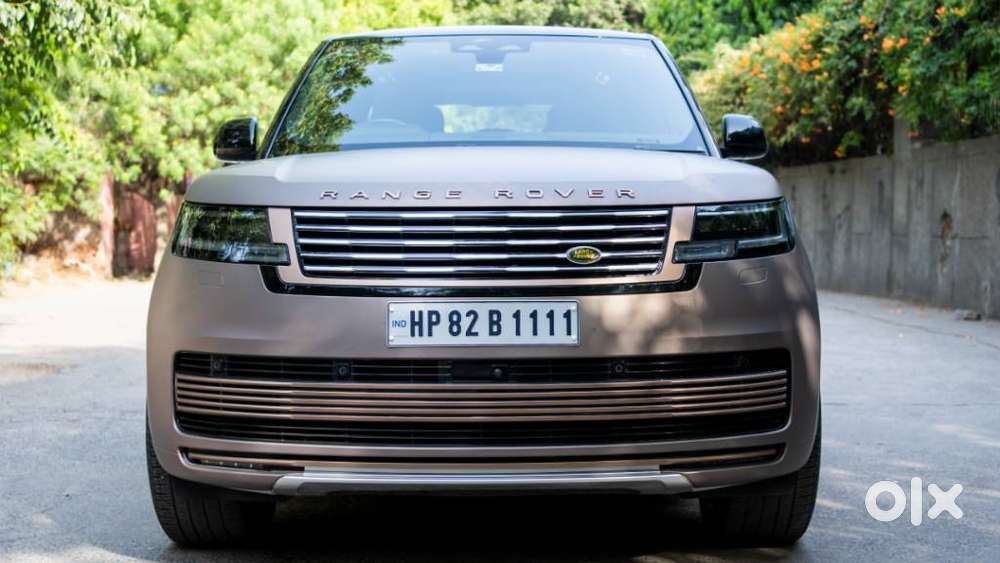 2023 3.0 Petrol LWB Vogue SE — ₹2.2 Cr on OLX