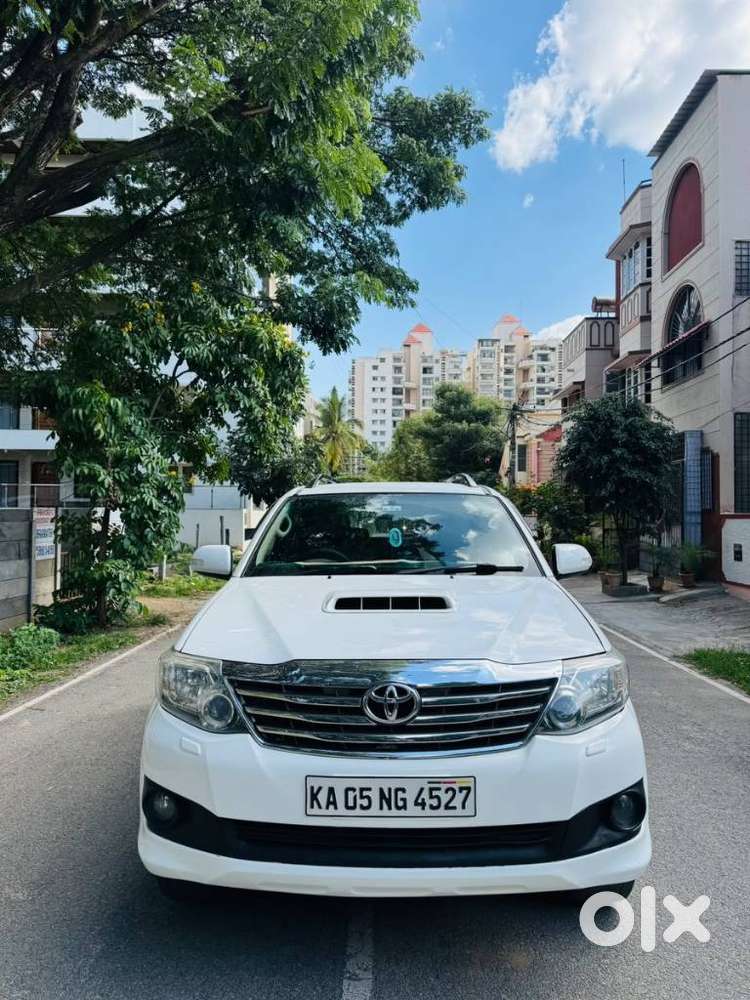 2013 3.0 4x2 AT — ₹11.8L on OLX