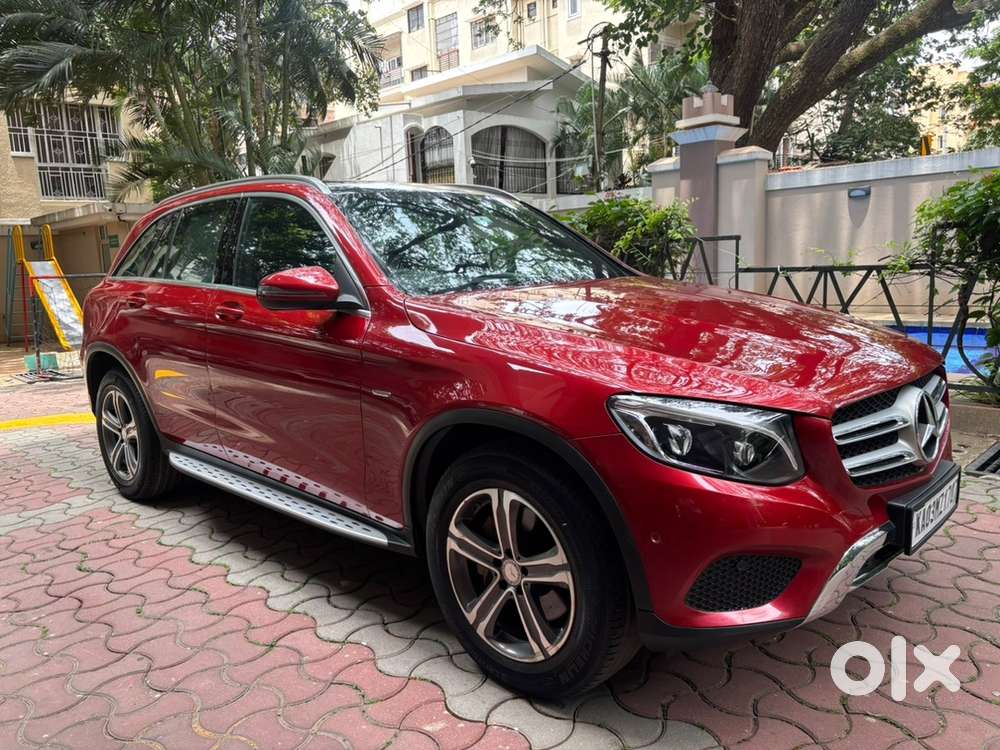 2017 GLC 220d 4Matic — ₹27.5L on OLX