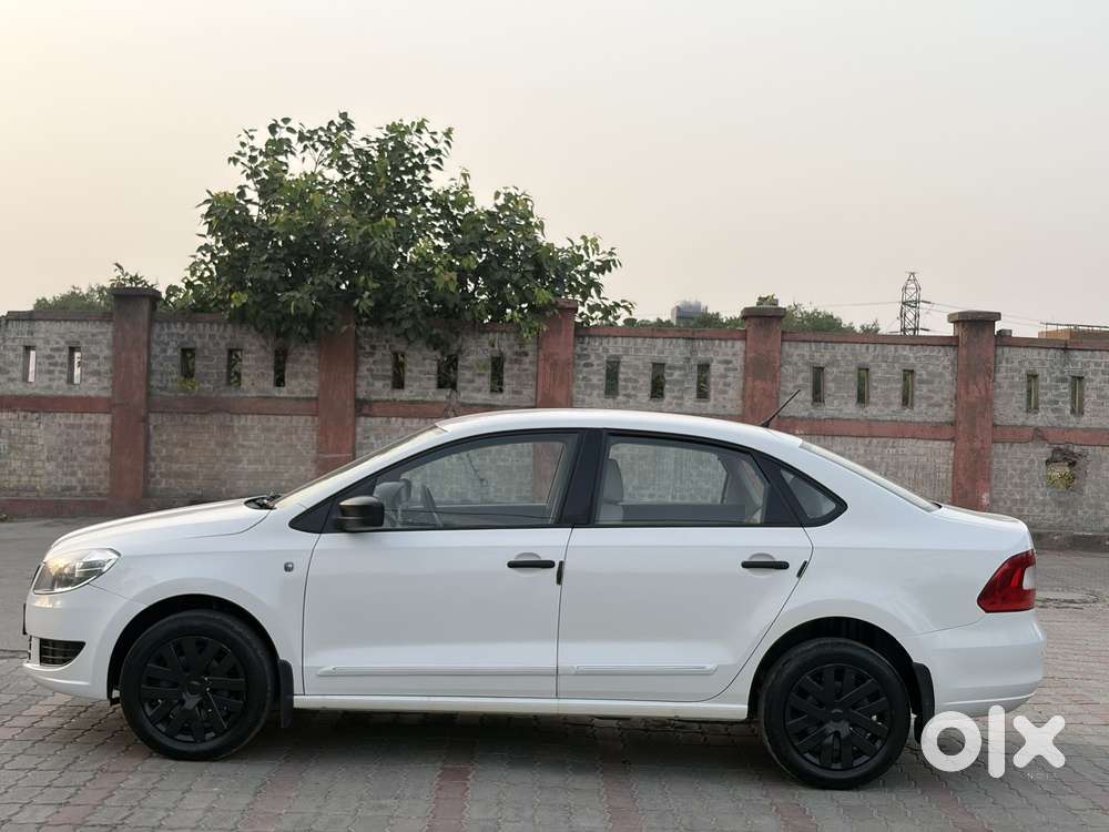 2015 [2011-2016] 1.6 Active MPI — ₹3.90L on OLX