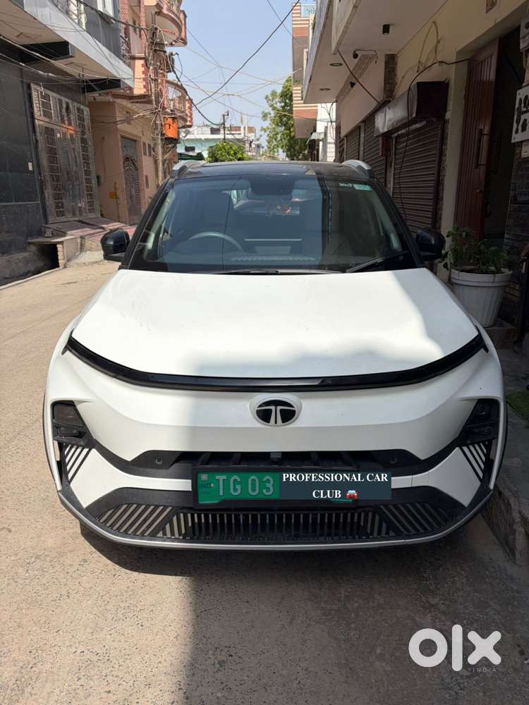 2025 Empowered Plus A 45 — ₹13.7L on OLX