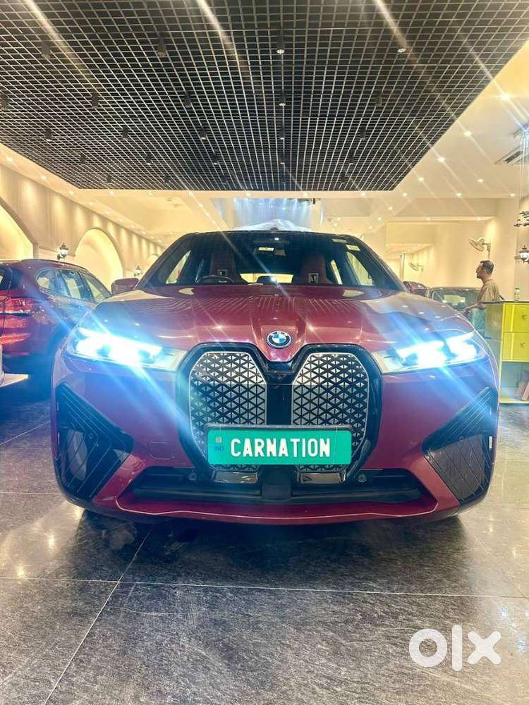 2024 xDrive 40 — ₹64.0L on OLX