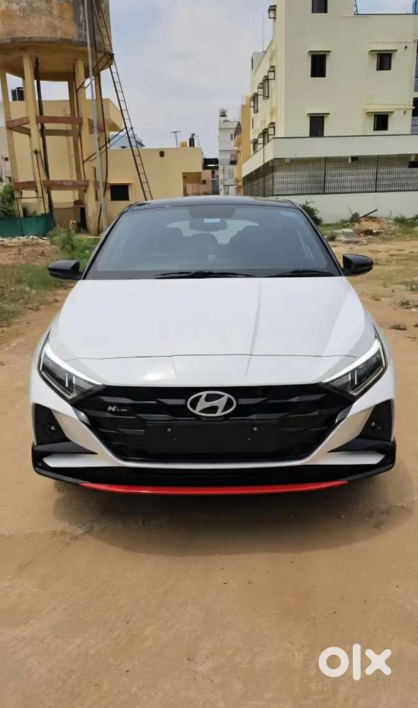 2025 N8 1.0 Turbo MT Dual Tone — ₹11.8L on OLX