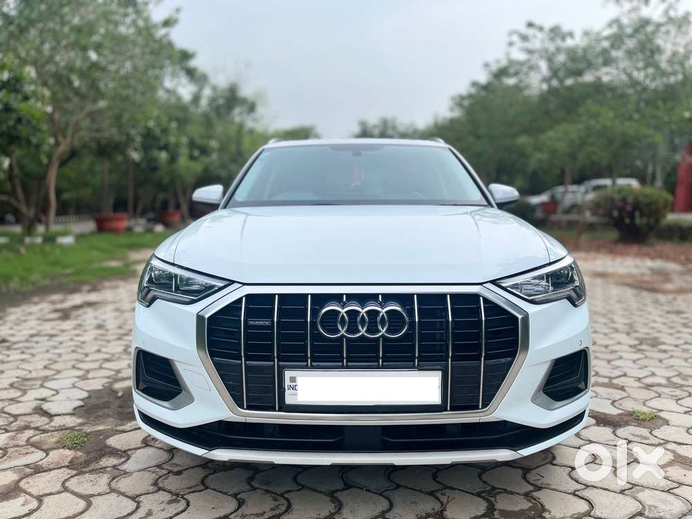2024 40 TFSI Technology — ₹33.9L on OLX