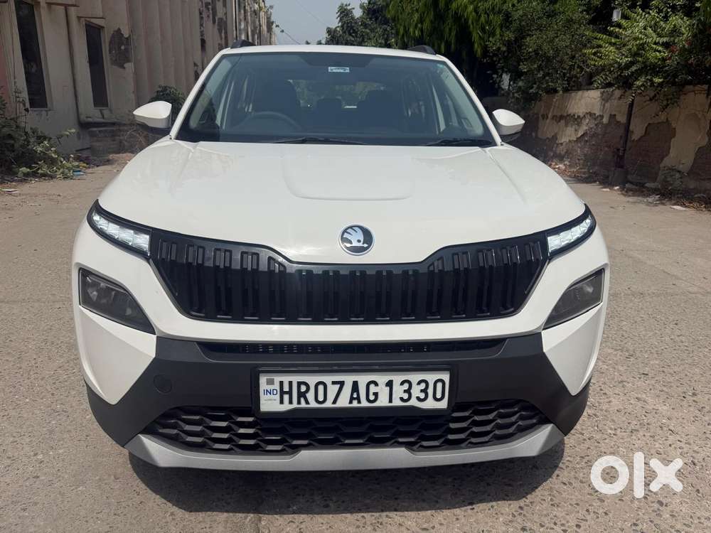 2025 Signature AT — ₹9.90L on OLX