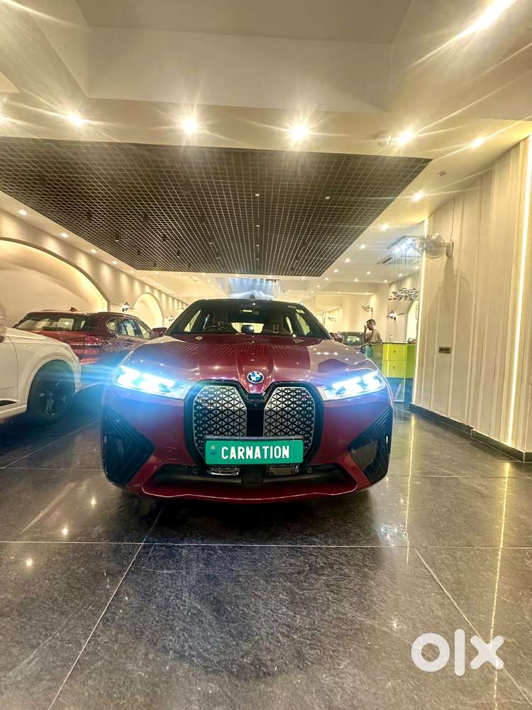 2024 xDrive 40 — ₹64.0L on OLX