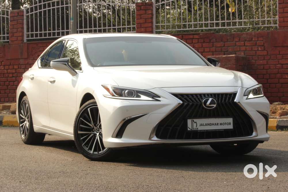 2026 300h Exquisite — ₹60.0L on OLX