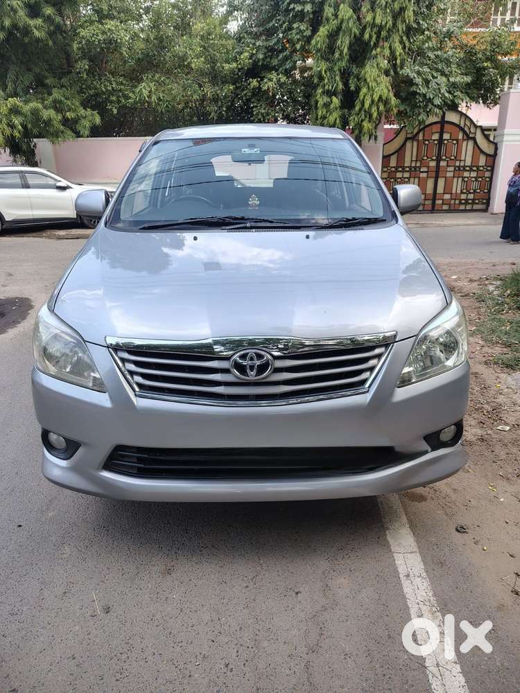 2016 2.5 G (Diesel) 8 Seater BS IV — ₹10.5L on OLX