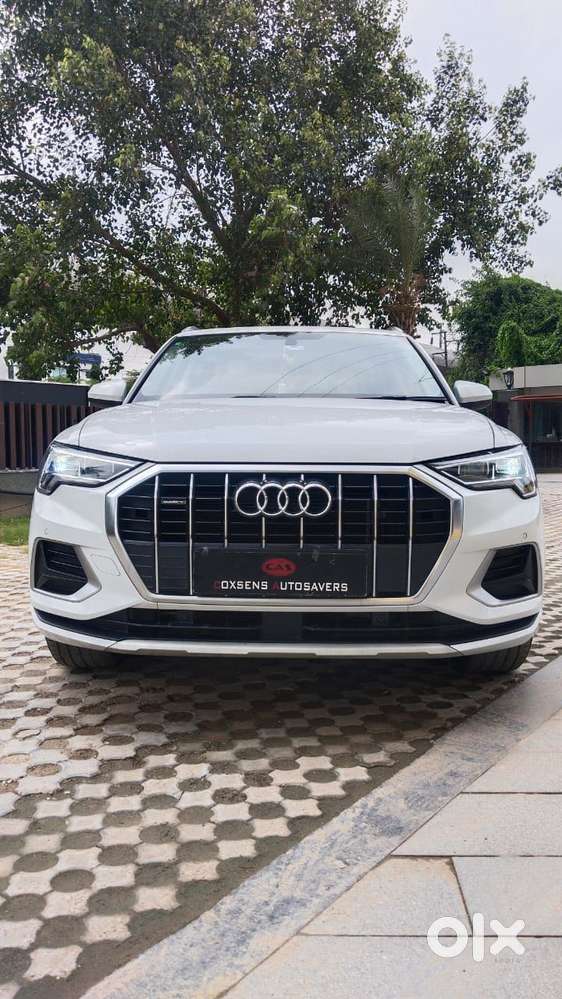 2025 40 TFSI Premium Plus — ₹37.0L on OLX
