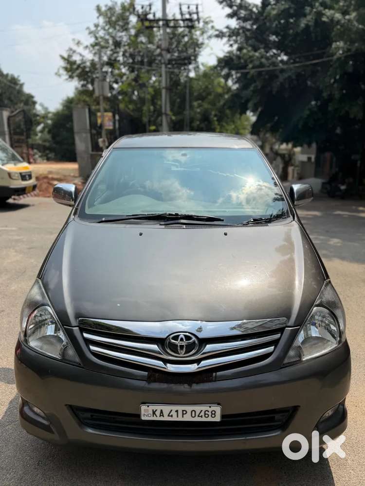 2011 2.5 VX 7 Seater BS IV — ₹6.15L on OLX