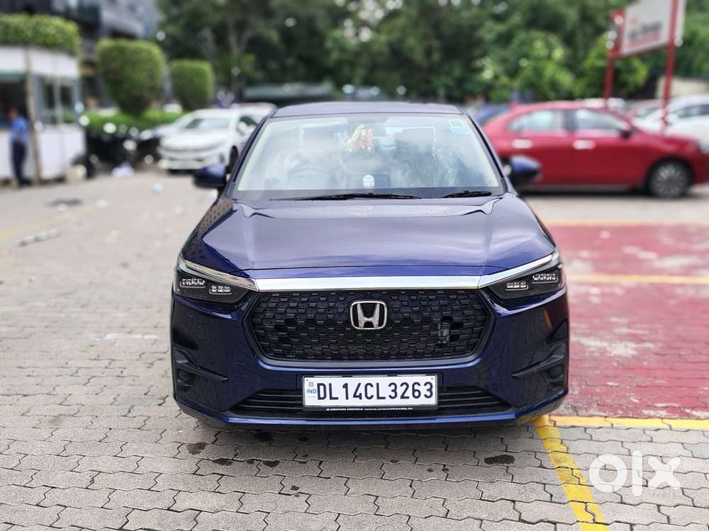 2025 V Petrol — ₹7.30L on OLX