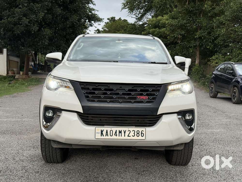 2020 [2016-2021] 2.8 2WD Diesel MT — ₹28.5L on OLX