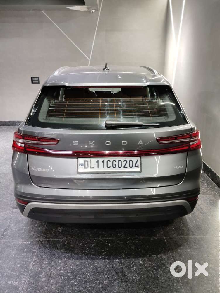 2026 L & K — ₹42.9L on OLX