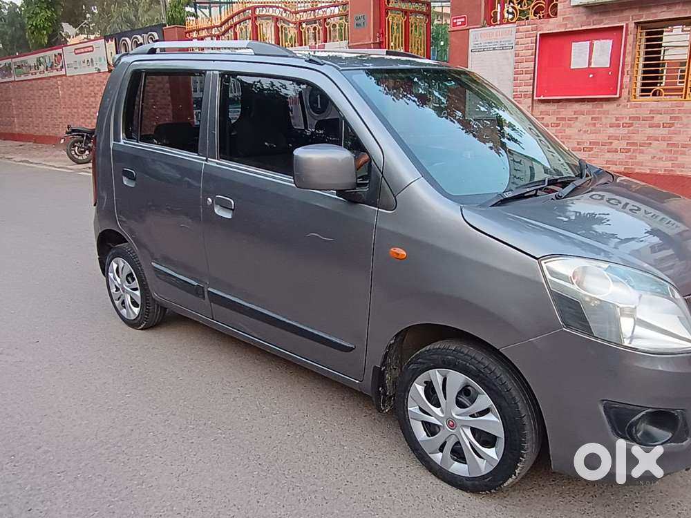 2017 VXI 1.2 — ₹2.40L on OLX