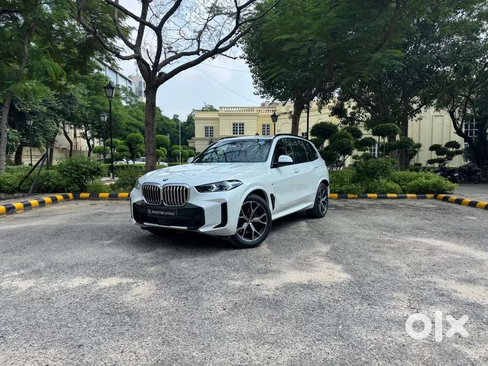2023 BMW X5, 2023, Petrol — ₹82.0L on OLX