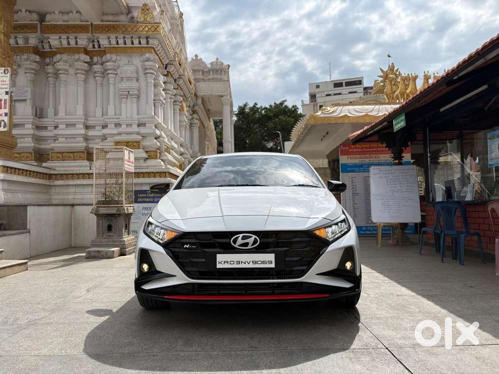 2025 N8 1.0 Turbo DCT — ₹12.5L on OLX
