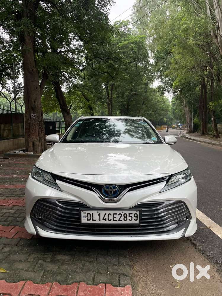 2019 [2019-ongoing] 2.5 Hybrid — ₹21.8L on OLX