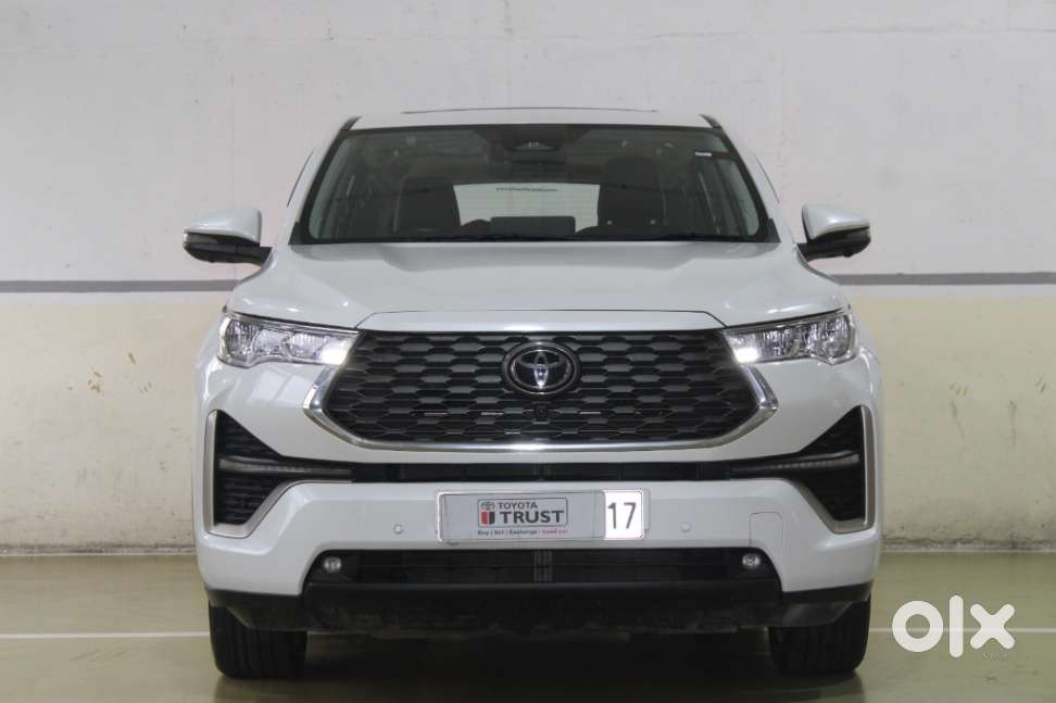 2025 2.0 ZX Hybrid 7 STR — ₹35.5L on OLX