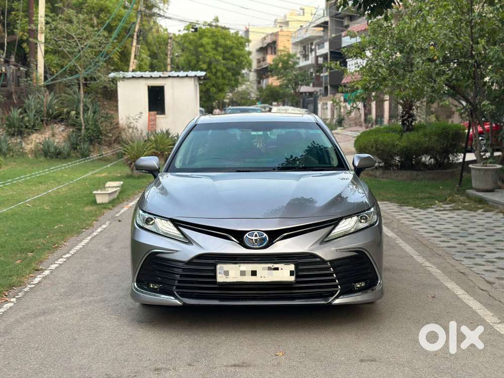 2022 Hybrid — ₹26.8L on OLX