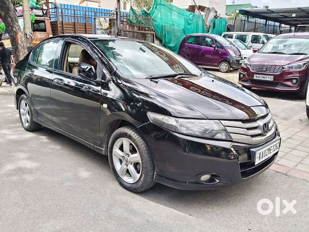 2010 V Petrol CVT — ₹2.90L on OLX