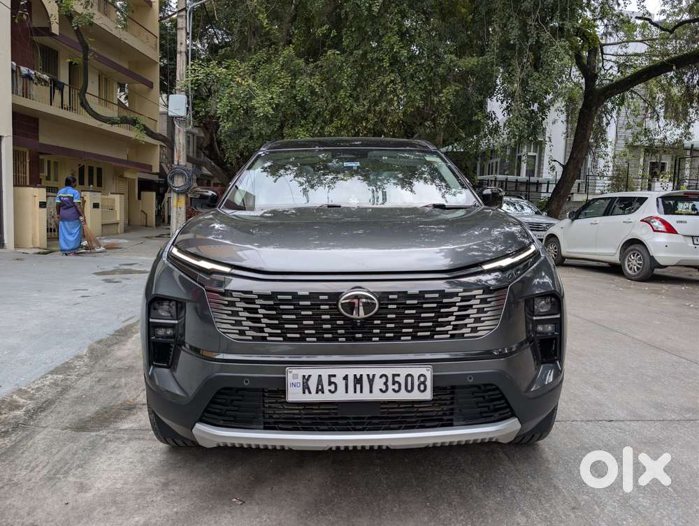 2025 Accomplished X Plus 7 STR AT — ₹24.5L on OLX