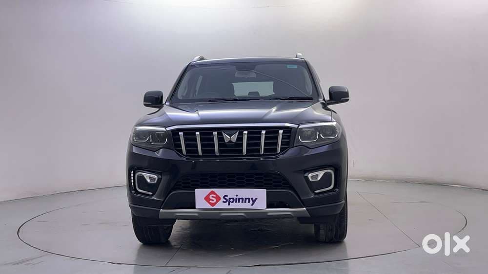 2022 Z8 L Petrol AT 7 STR — ₹18.0L on OLX