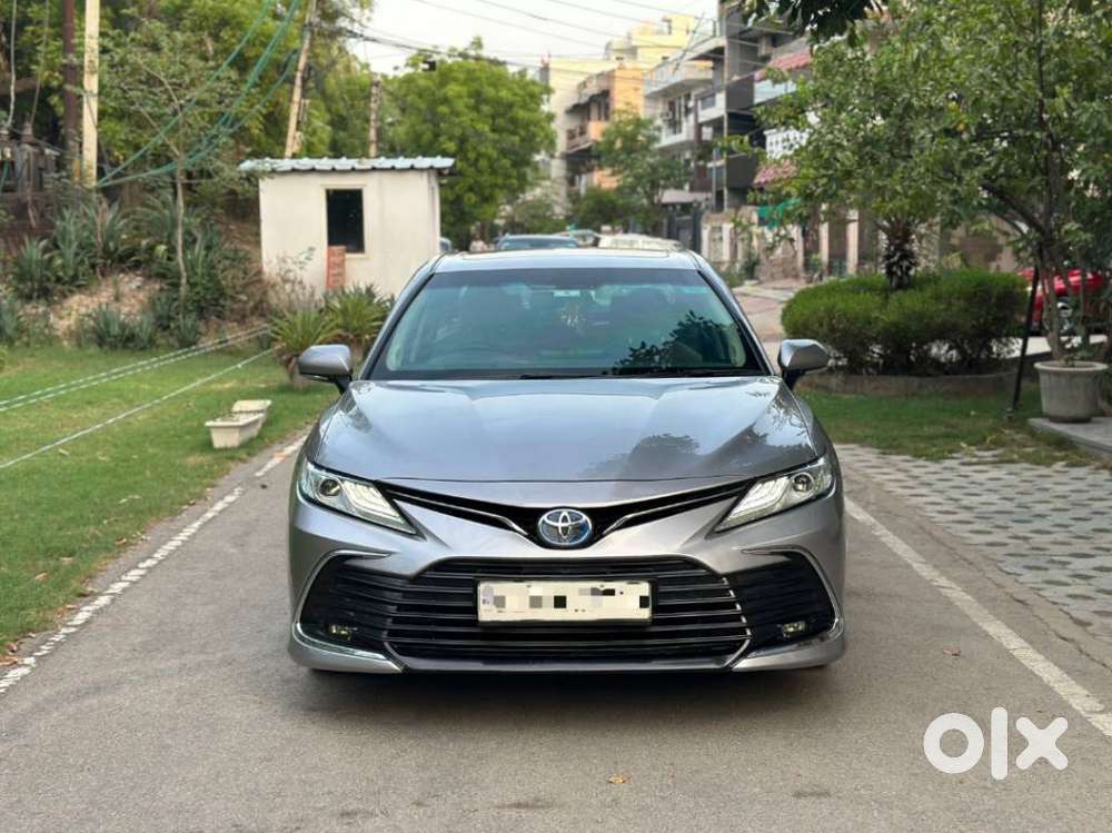 2022 Hybrid — ₹27.5L on OLX